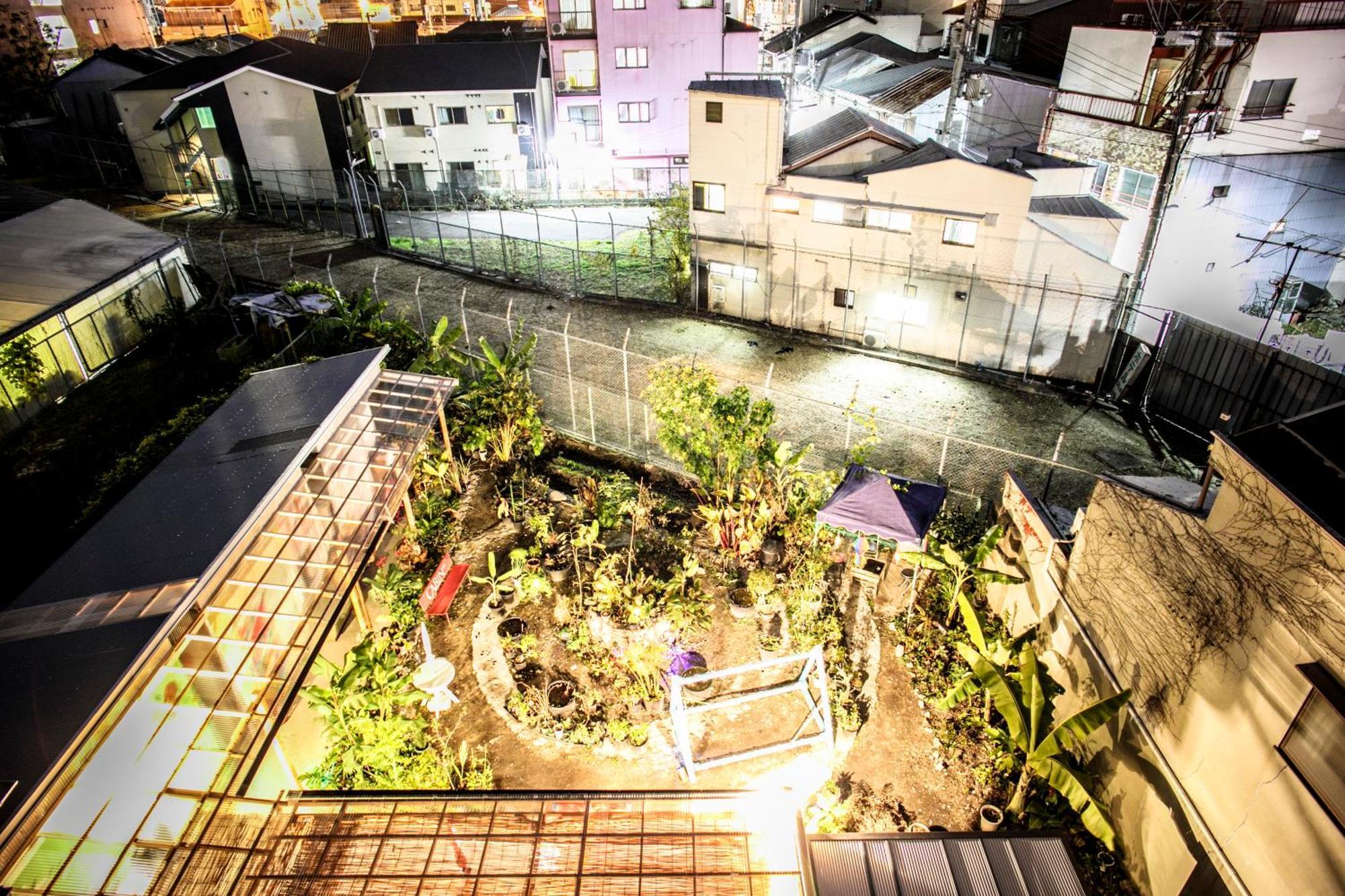 Kamagasaki University Of The Arts Cafe Garden Guest House Aka Cocoroom Osaka Exterior foto