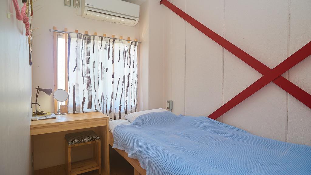 Kamagasaki University Of The Arts Cafe Garden Guest House Aka Cocoroom Osaka Exterior foto