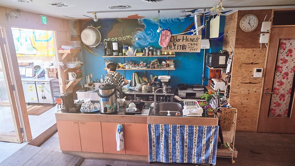 Kamagasaki University Of The Arts Cafe Garden Guest House Aka Cocoroom Osaka Exterior foto